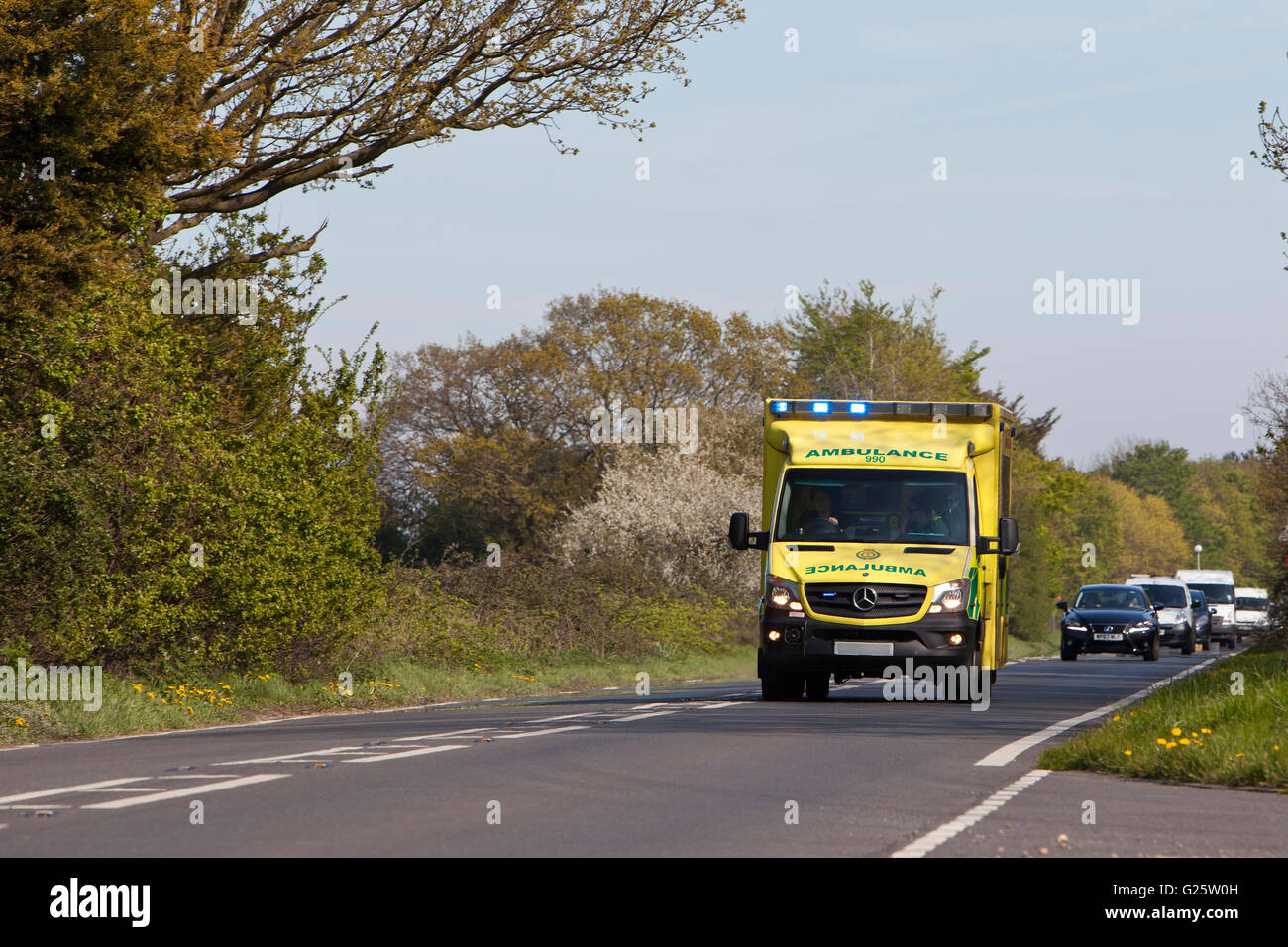 Ambulance responding 999 emergency call hi-res stock photography and ...