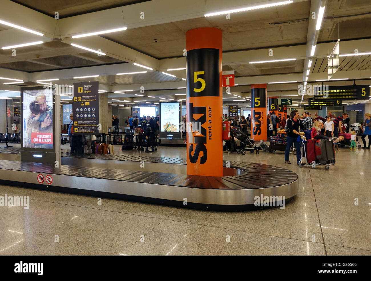 Baggage conveyor belts at the airport Palma de Mallorca, Spain, 02 May 2016. Photo: Jens Kalaene/dpa Stock Photo