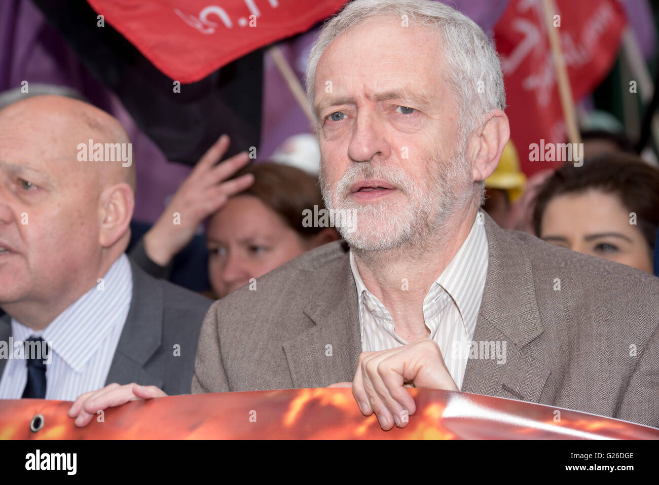 London, UK, 25th May, 2016, Jeremy Corbyn MP, PC Leader of the Labour Party, leads the Steelworkers protest in London Credit:  Ian Davidson/Alamy Live News Stock Photo