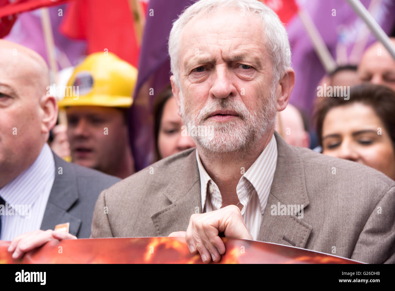 London, UK, 25th May, 2016, Jeremy Corbyn MP, PC Leader of the Labour Party, leads the Steelworkers protest in London Credit:  Ian Davidson/Alamy Live News Stock Photo