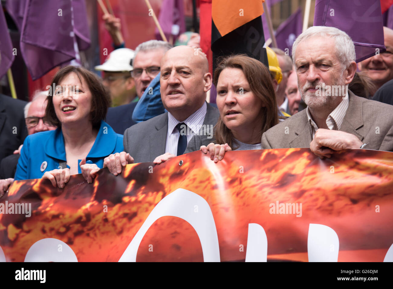 London, UK, 25th May, 2016, Jeremy Corbyn MP, PC Leader of the Labour Party, leads the Steelworkers protest in London Credit:  Ian Davidson/Alamy Live News Stock Photo