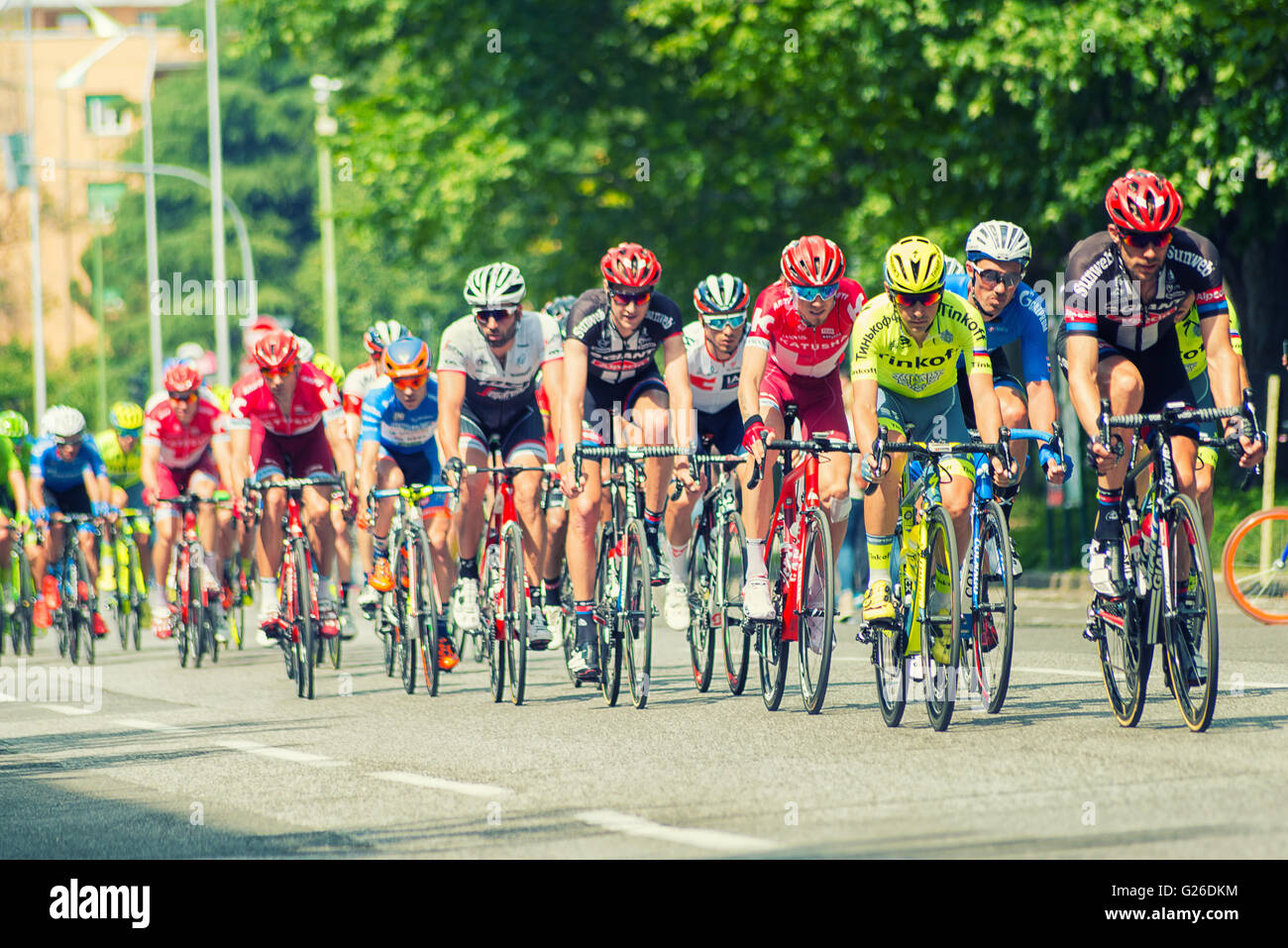 Stage 17 of the Giro d’Italia, 196km from Molveno to Cassano d’Adda, Sprint in Brescia, Italy, 25th May 2016 Stock Photo