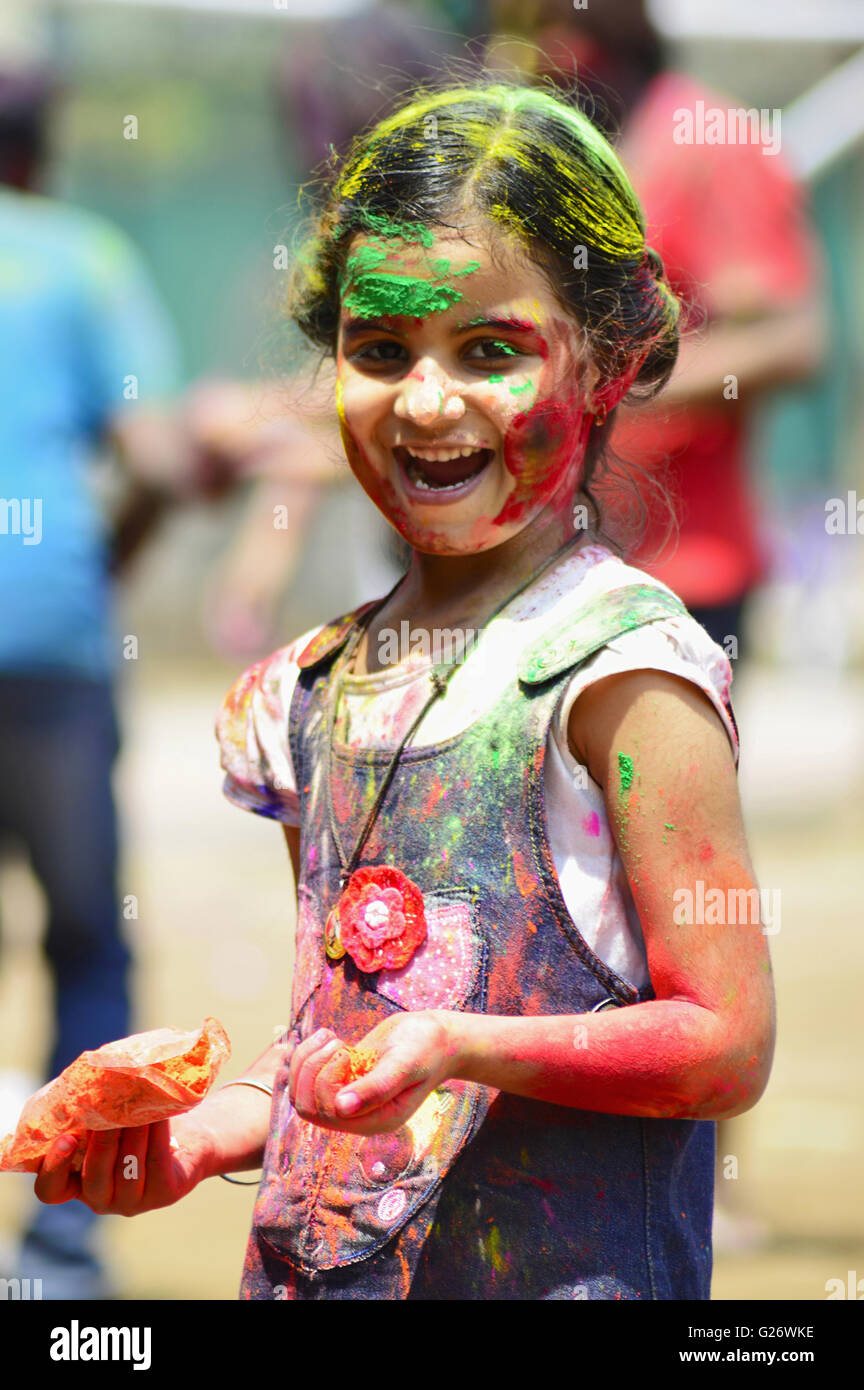 colourful face holi pics