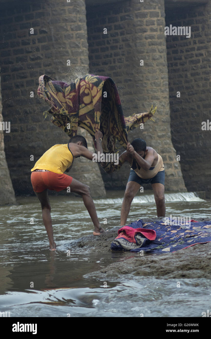 Men washing clothes hires stock photography and images Alamy