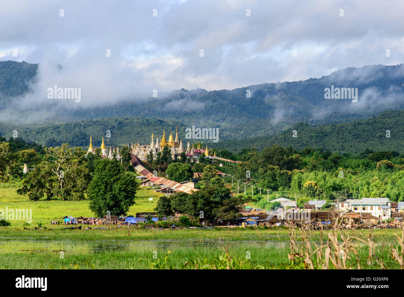 Birmania myanmar asia hi-res stock photography and images - Alamy