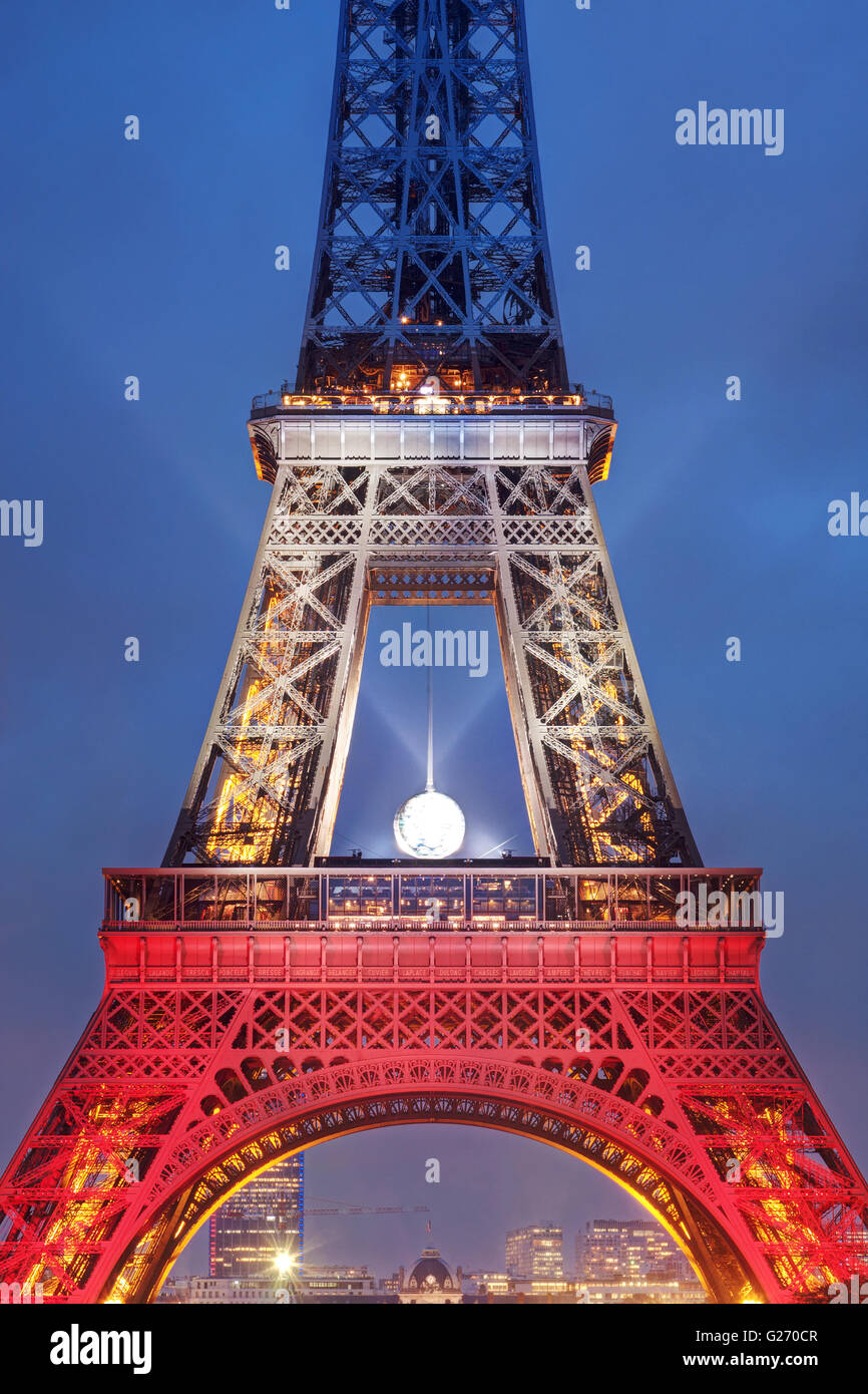 Paris France November 20 2015 Eiffel Tower Illuminated With Colors