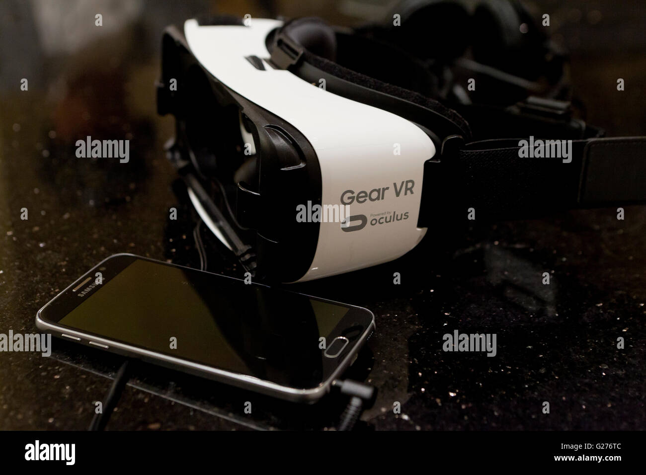 Oculus virtual reality goggles and mobile phone USA Stock Photo Alamy