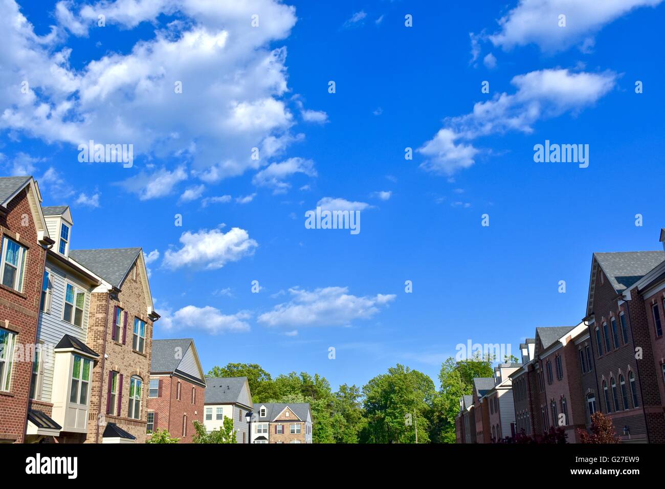 Picture of Luxury town homes in a residential community Stock Photo - Alamy