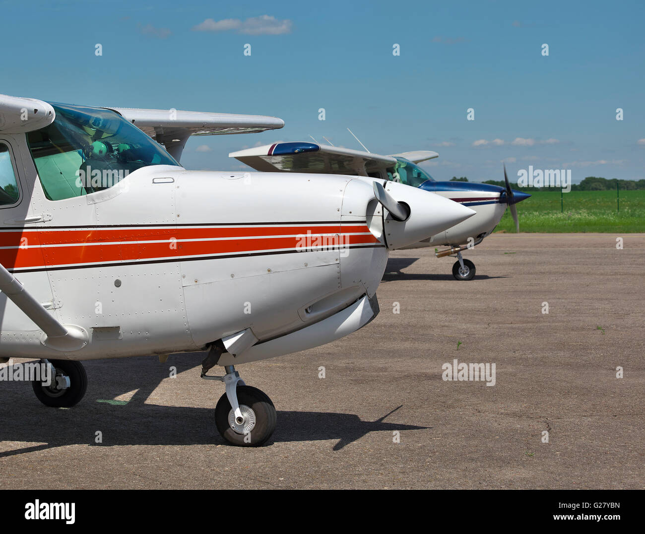 Airfield ground light hi-res stock photography and images - Alamy