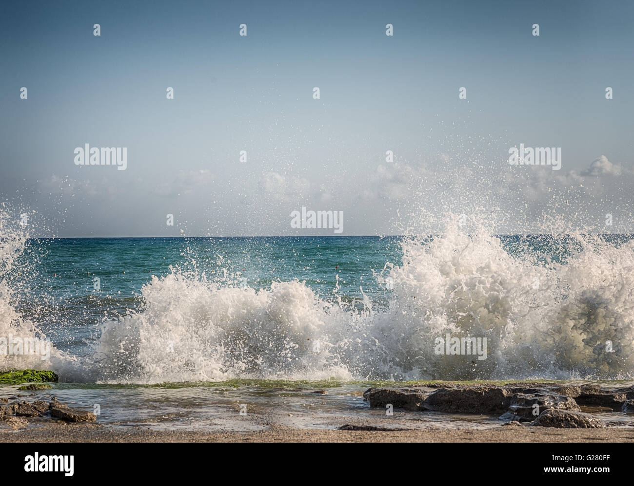 HDR water splashing in sea Stock Photo - Alamy