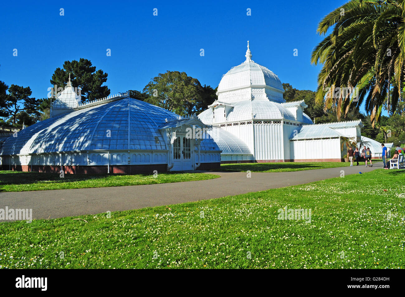 San Francisco: the Conservatory of Flowers, greenhouse and botanical garden that houses a collection of rare and exotic plants in Golden Gate Park Stock Photo