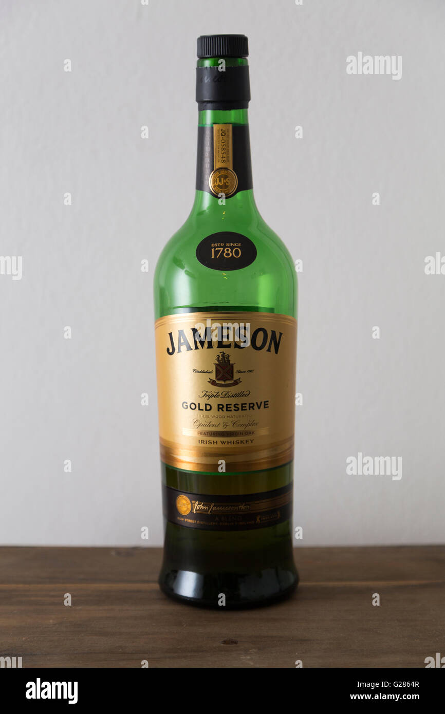 Jameson whiskey bottle hires stock photography and images Alamy