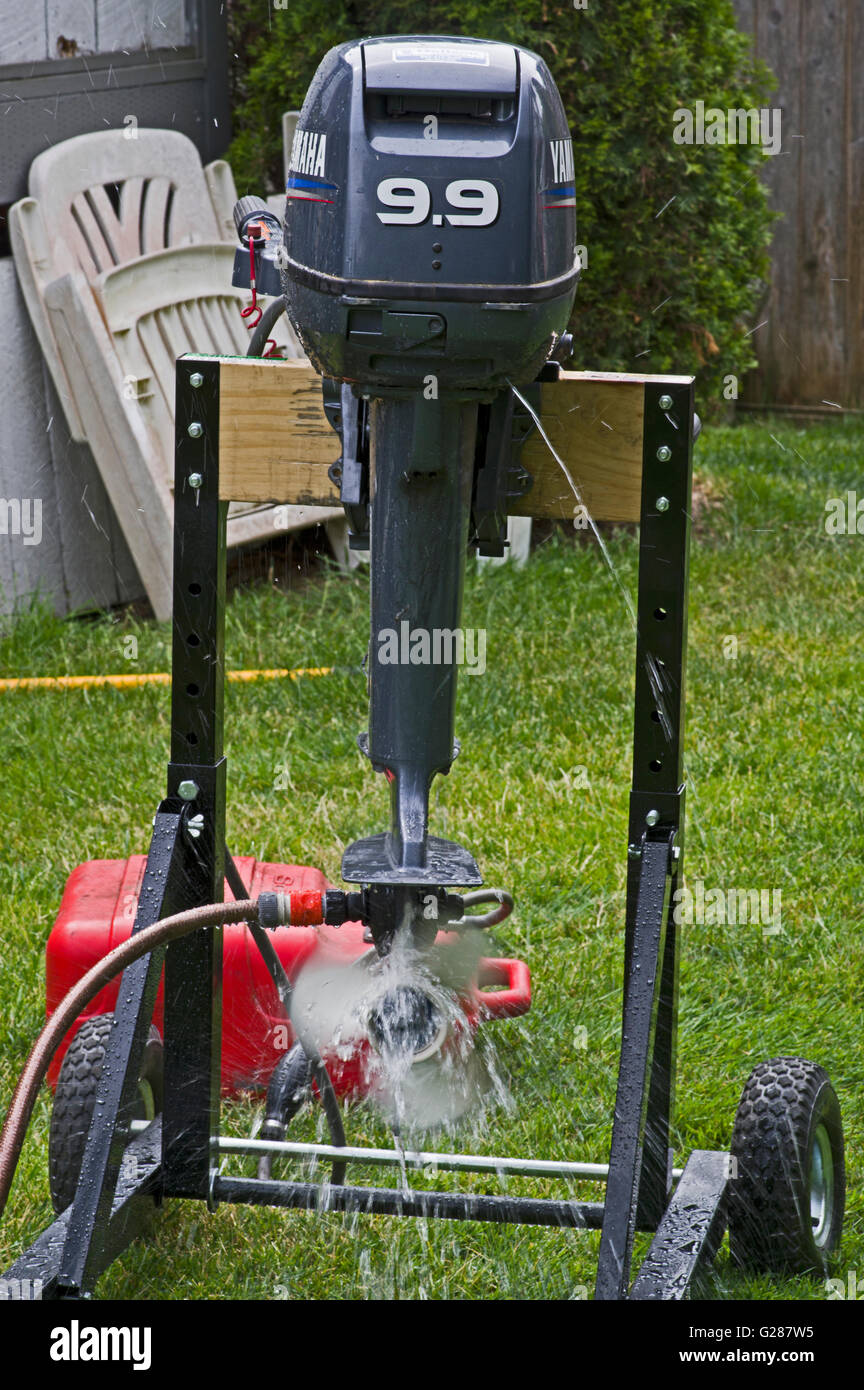 Outboard motor hires stock photography and images Alamy