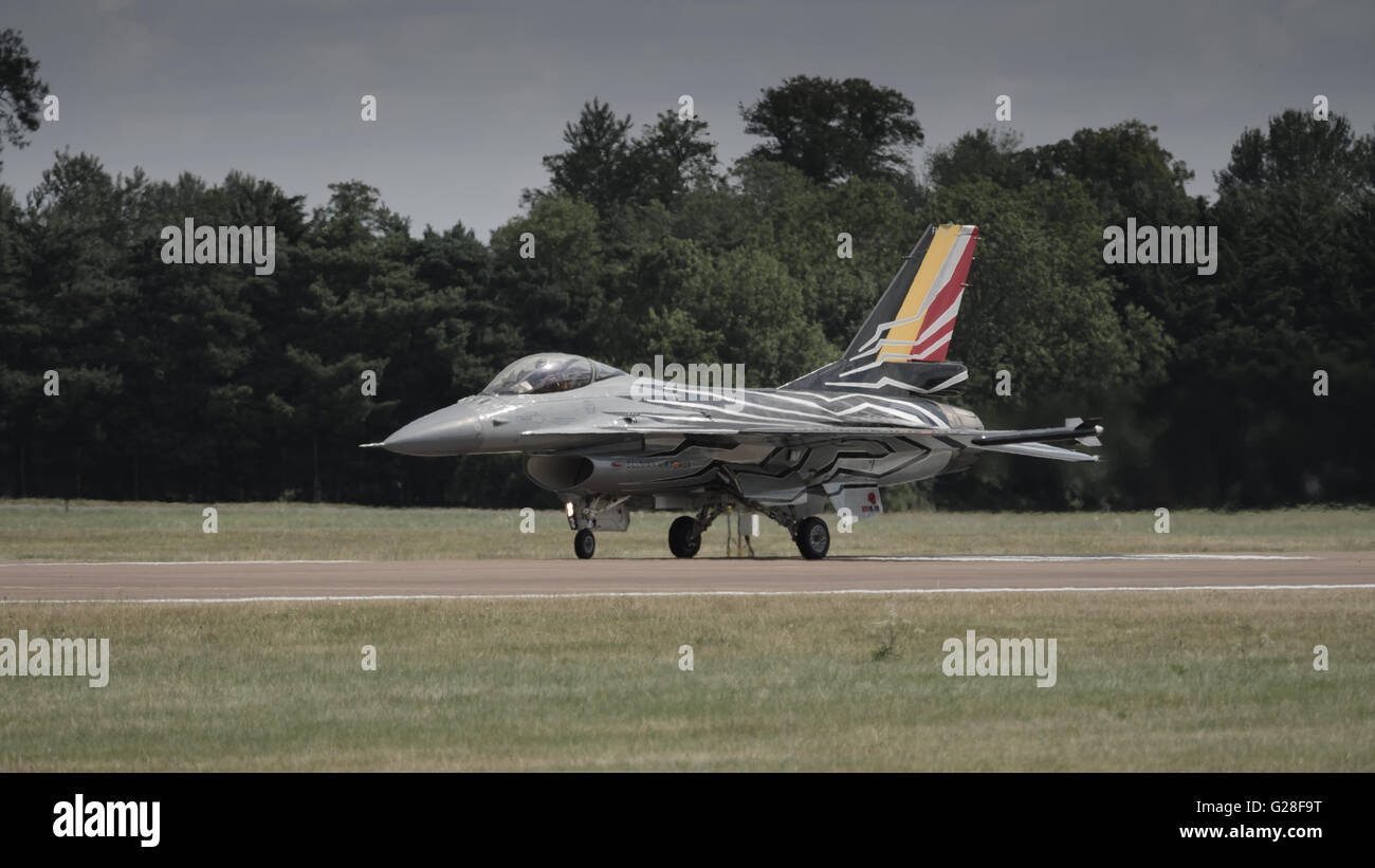 Belgian airforce f 16 jet fighter hi-res stock photography and images ...