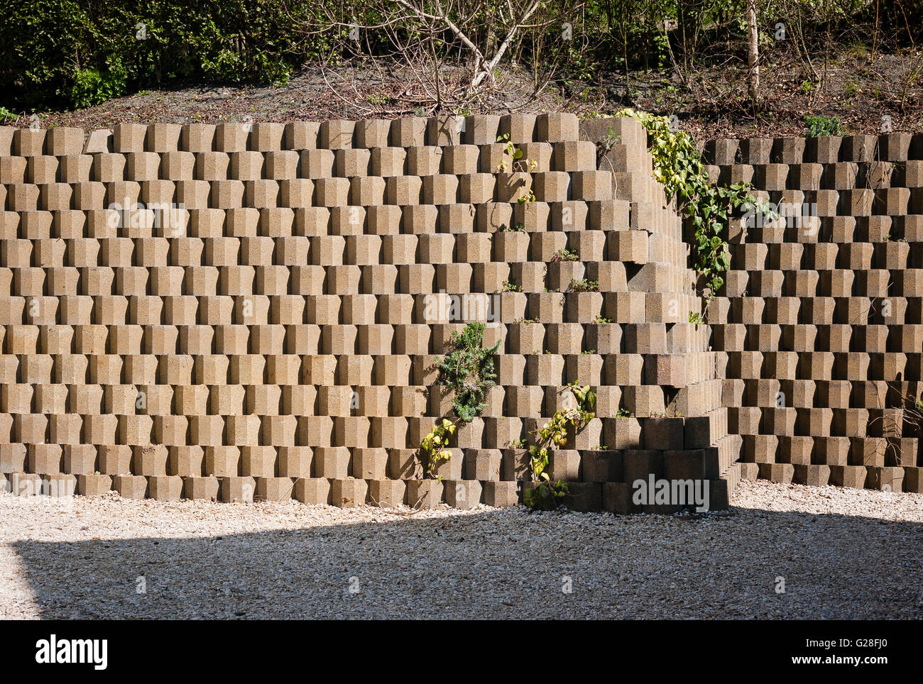 Retaining Wall Garden Stock Photos & Retaining Wall Garden Stock Images