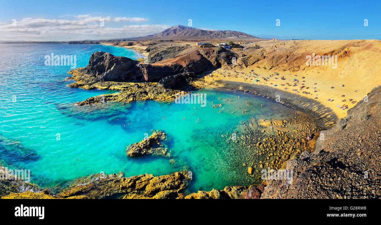 Sandy beach Playa del Papagayo with clear turquoise water, Punta Papagayo, Playa Blanca, Lanzarote, Canary Islands, Spain Stock Photo