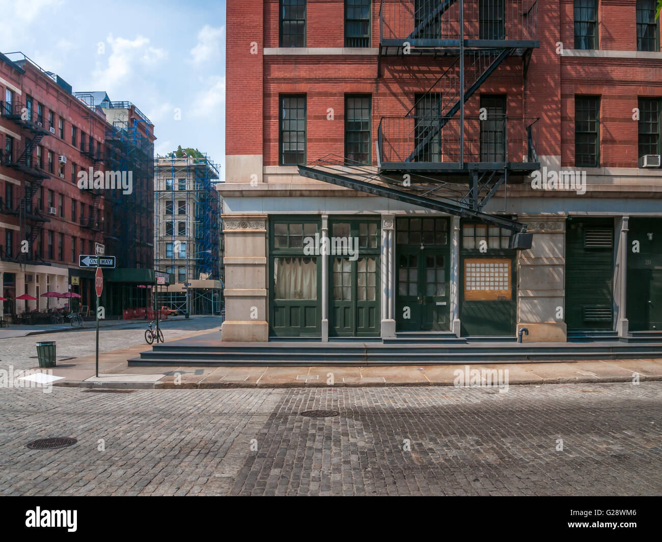 Quiet corner in NYC Stock Photo Alamy