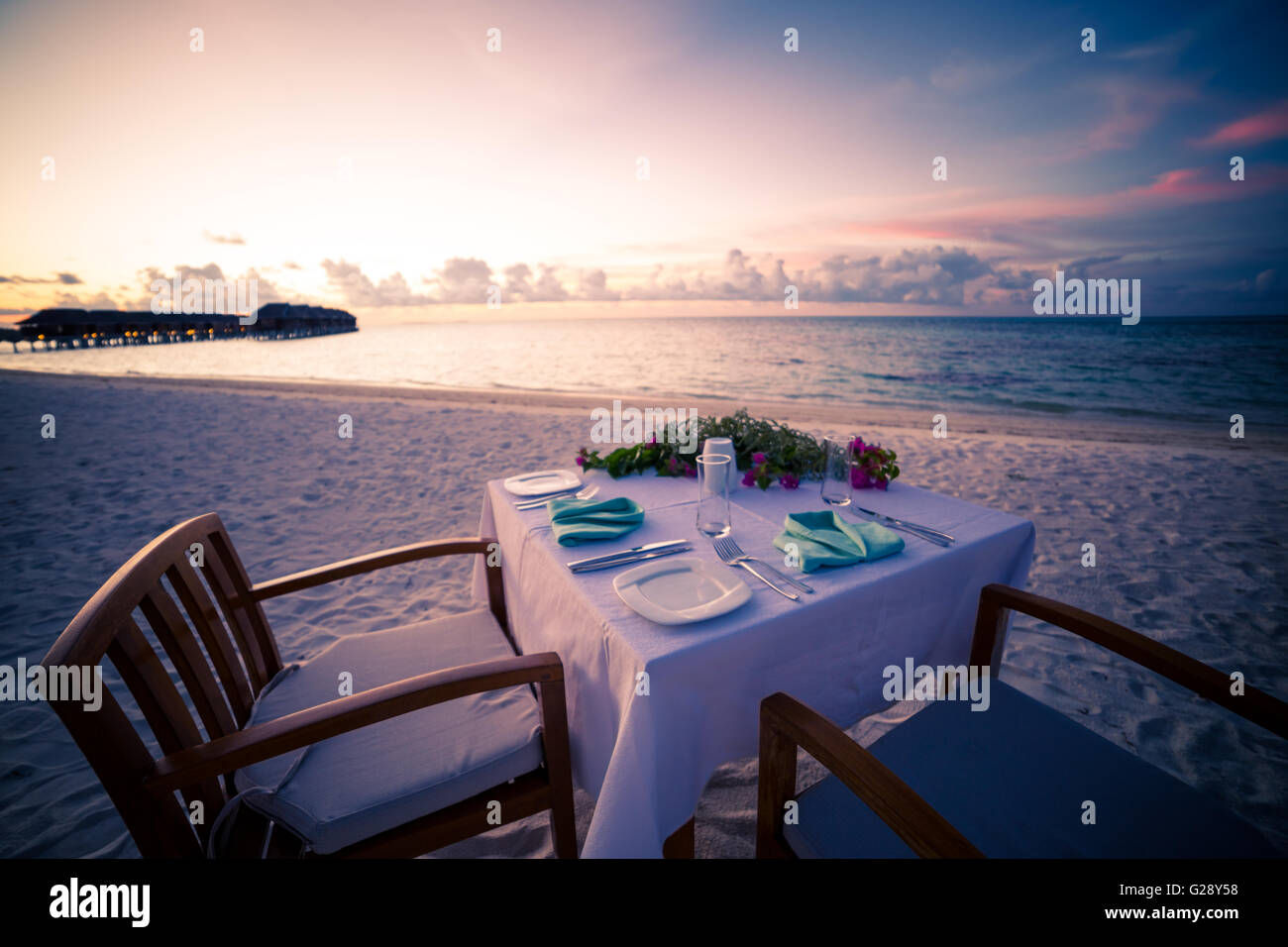 Romantic Dinner Beach Stock Photos & Romantic Dinner Beach Stock Images