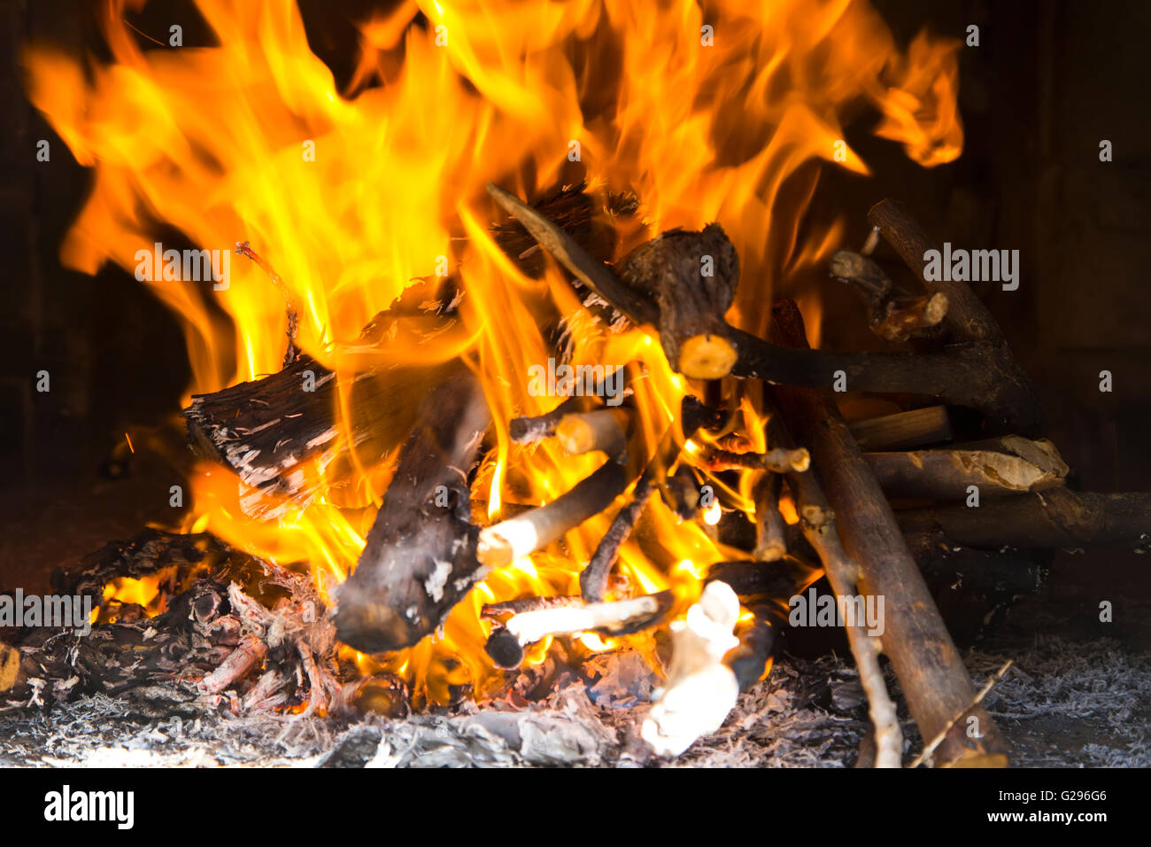 Epi yellow flame hi-res stock photography and images - Alamy