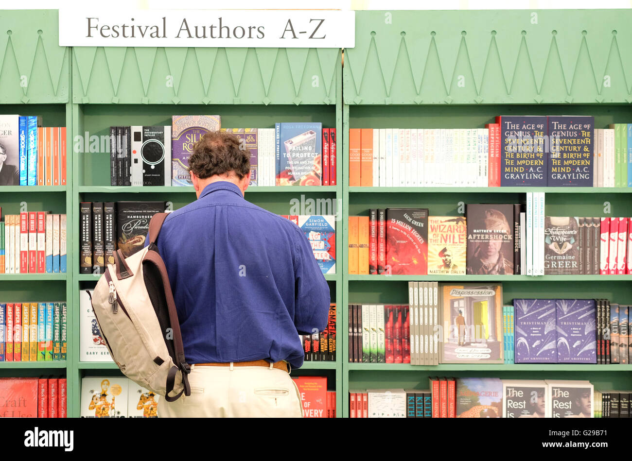 Hay on Wye, Wales, UK. 26th May, 2016. Opening day for this years literary and arts festival which runs until June 5th. The first visitors to the festival bookshop have a stock of over 60,000 books to browse. Stock Photo