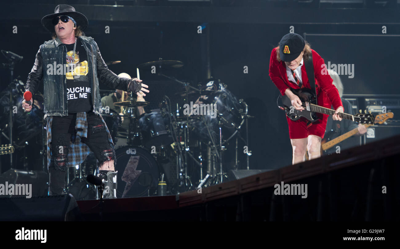 Hamburg, Germany. 26th May, 2016. Axl Rose (L), new singer of AC/DC and ...