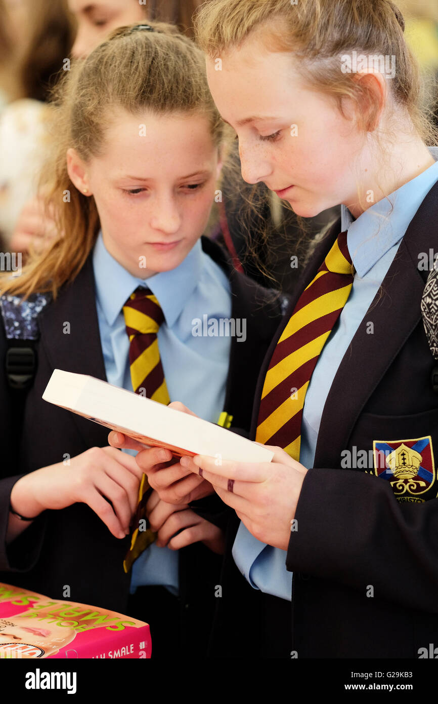 British School Uniform Girl 12 Years Hi res Stock Photography And british-school-uniform-girl-12-years-hi-res-stock-photography-and