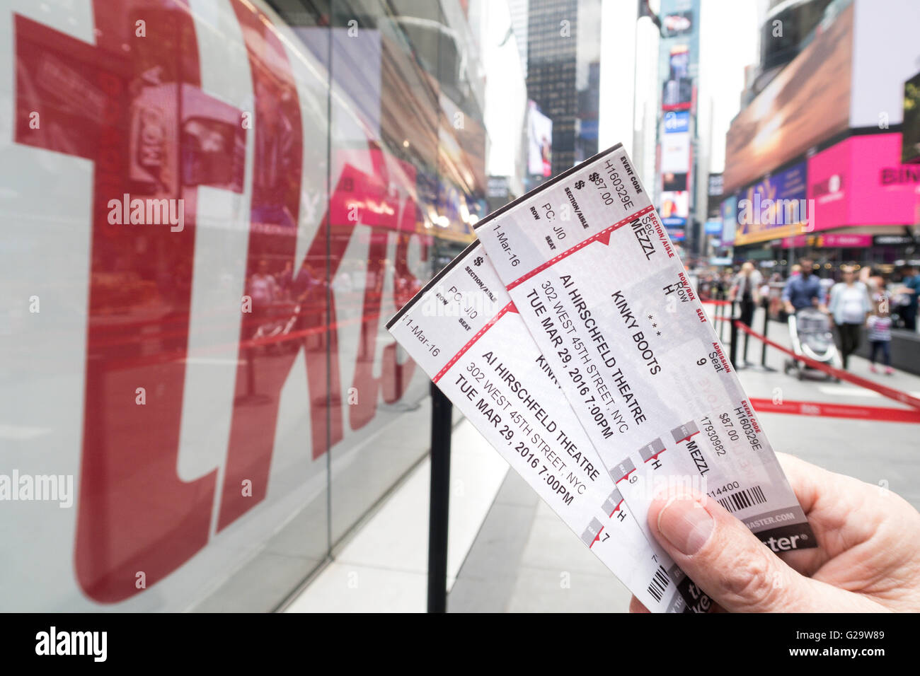 Tkts Discount Broadway Tickets, in Duffy Square at Times Square, NYC Stock Photo Alamy