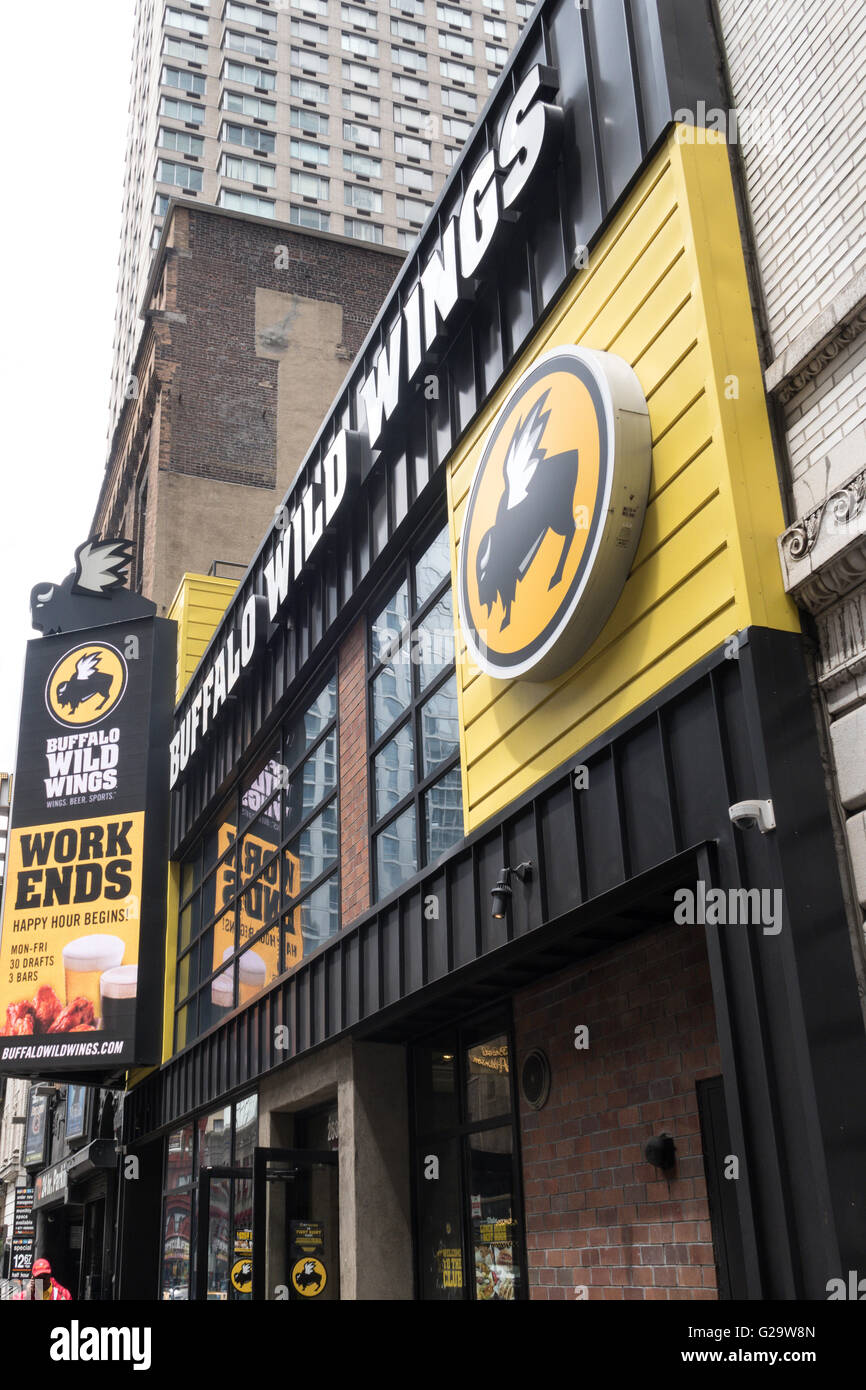 Facade of Buffola Wild Wings Restaurnat and Sports Bar, Times Squsrem