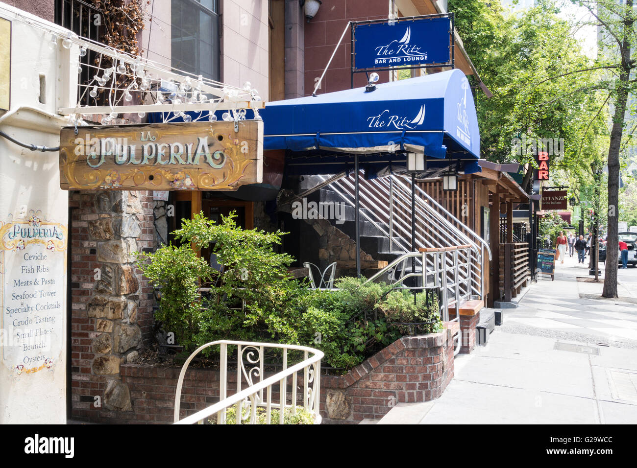 Restaurant Row In Times Square Hell S Kitchen Nyc Usa Stock Photo Alamy