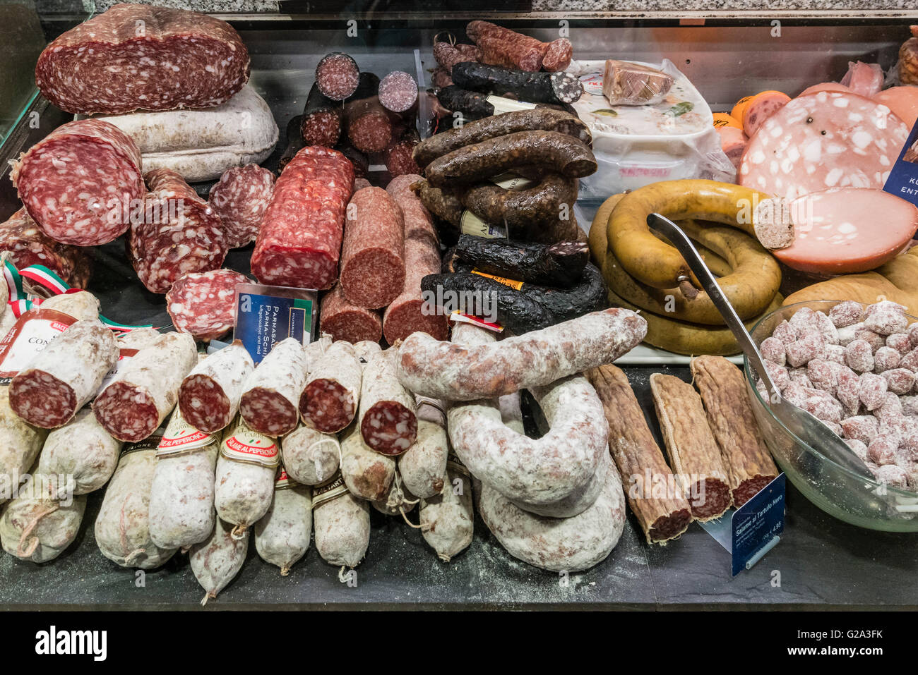 Aufschnitt, Feinkost, Salami, Mett,  Supermarkt, Berlin, Deutschland, Stock Photo