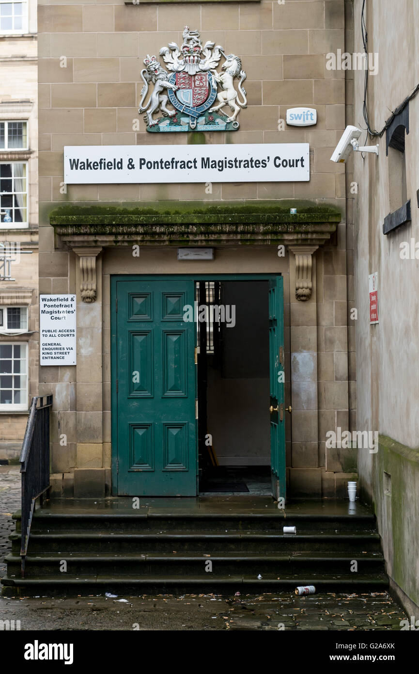 The exterior of Wakefield Magistrates' Court Stock Photo Alamy