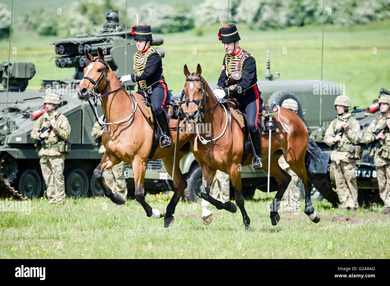 Mounted soldiers hires stock photography and images Alamy