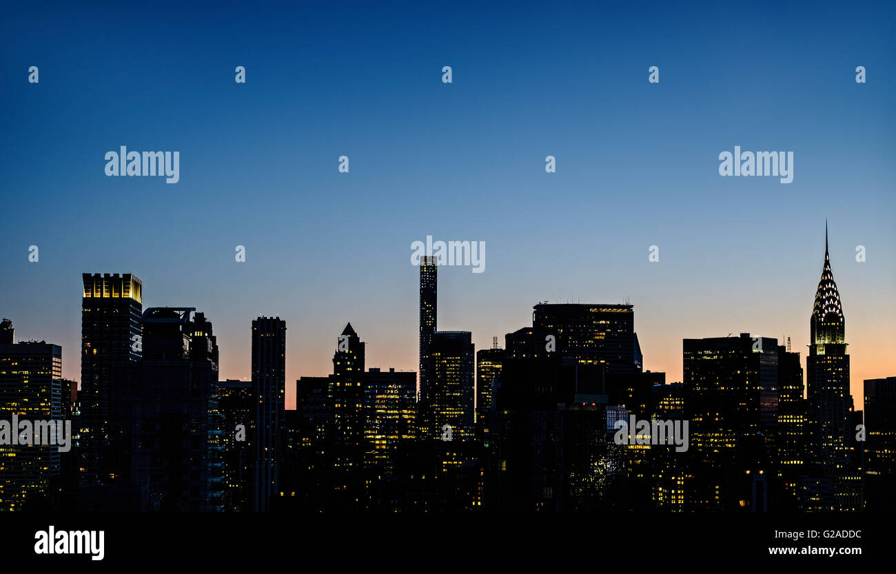 Chrysler building new york skyline hi-res stock photography and images ...