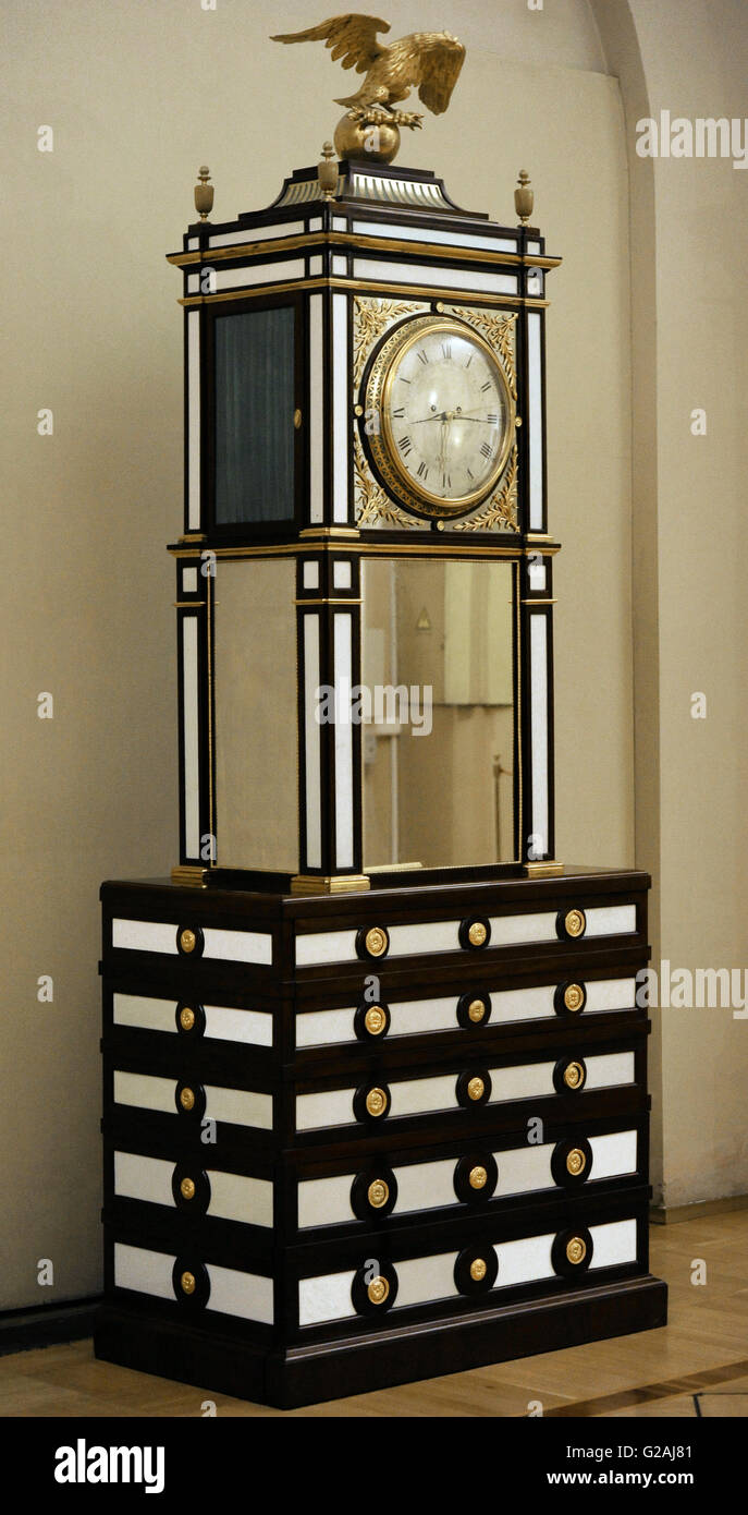 セール‼️アンティークタワークロック Musical tall clock 絵 Musical clock museum hi-res stock photography and images - Alamy