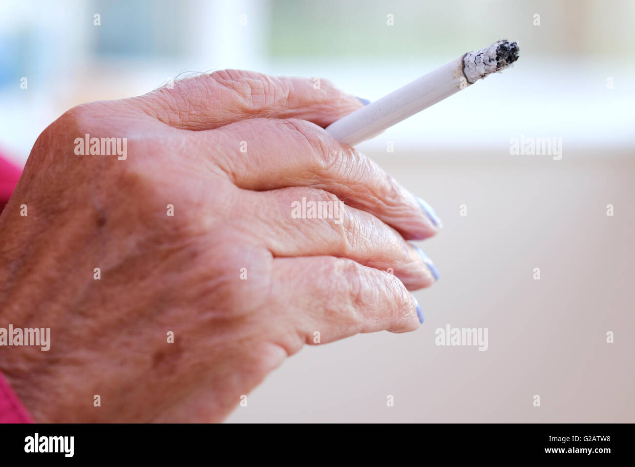 Cigarette burns hires stock photography and images Alamy