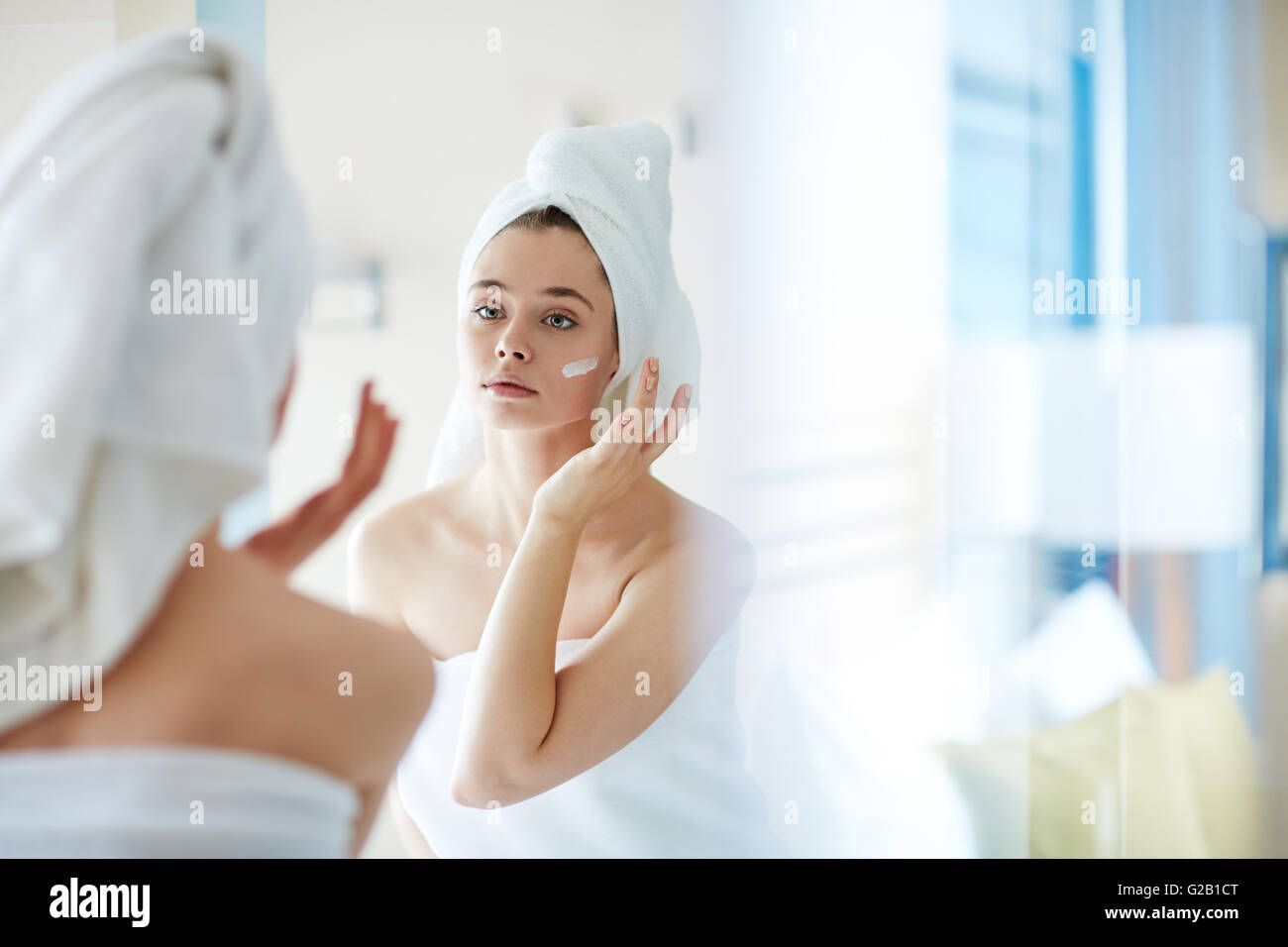 Woman face foundation hi-res stock photography and images - Alamy