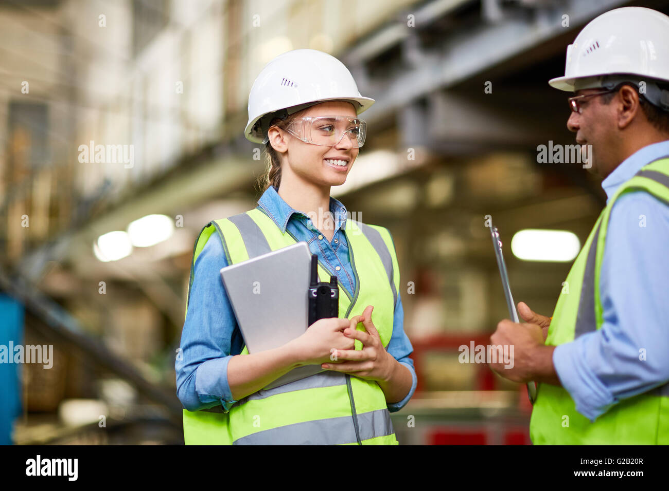 Woman talking apprentice hi-res stock photography and images - Alamy