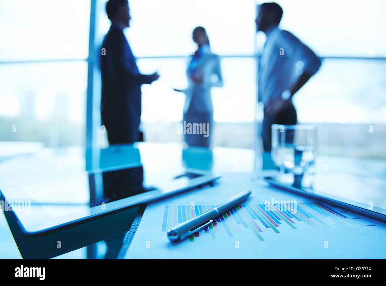 Workplace adult hi-res stock photography and images - Alamy