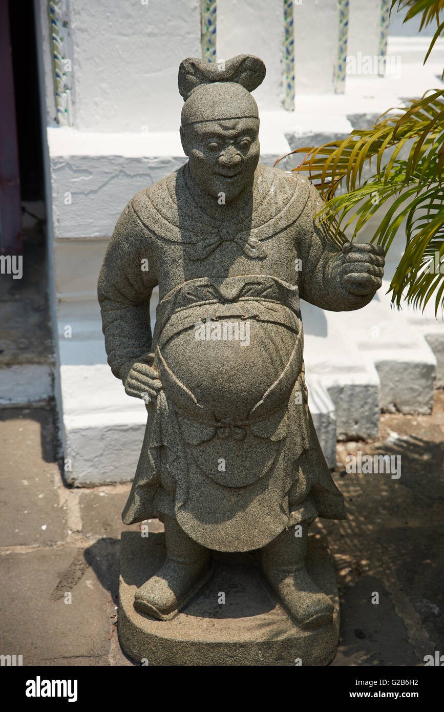Stone statue at the Bangkok Grand Palace Stock Photo - Alamy