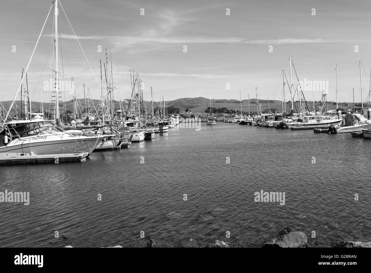 Bodega Bay, CA, EUA - MARCH 23 2016:  Boat and yatch on Bodega Bay, California, city where filmed The Birds by Alfred Hitchcock Stock Photo