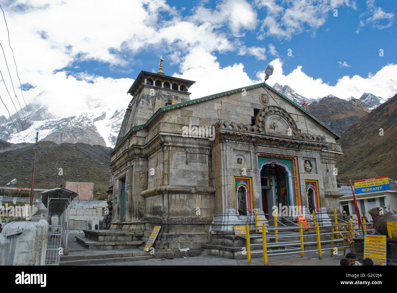 Kedarnath Temple with Sadhus and Hindu pilgrims, Kedarnath, Garhwal  Himalayas, Uttarakhand, India Stock Photo - Alamy