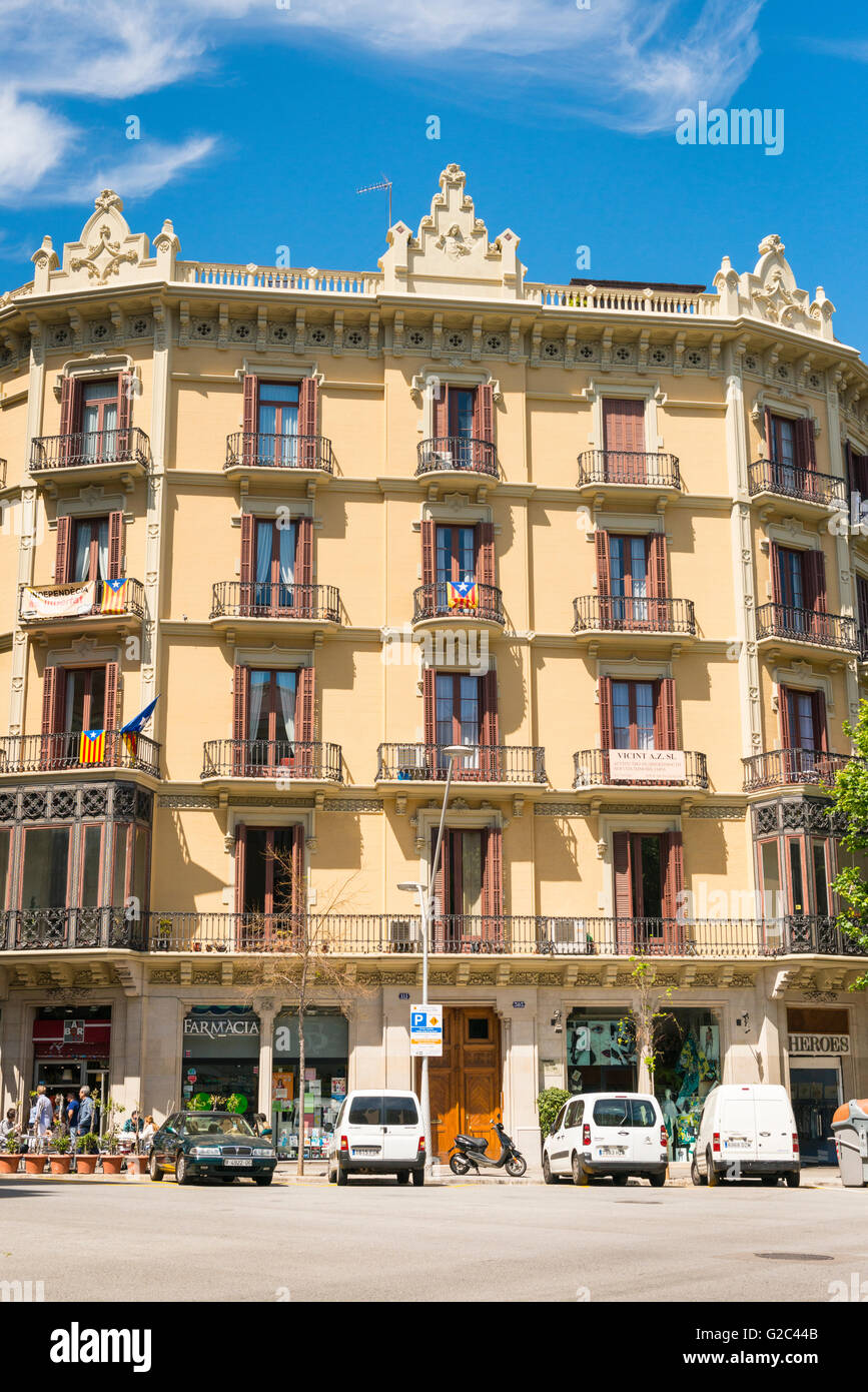 Eixample Block Spain Catalonia Barcelona Eixample typical ornate detail on apartment ...