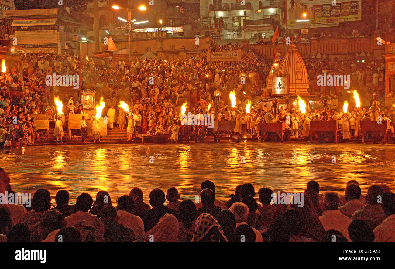 Evening Ganga Aarti or offerings to the holy Ganga river, Har ki Paudi, Haridwar, Uttarakhand, India Stock Photo
