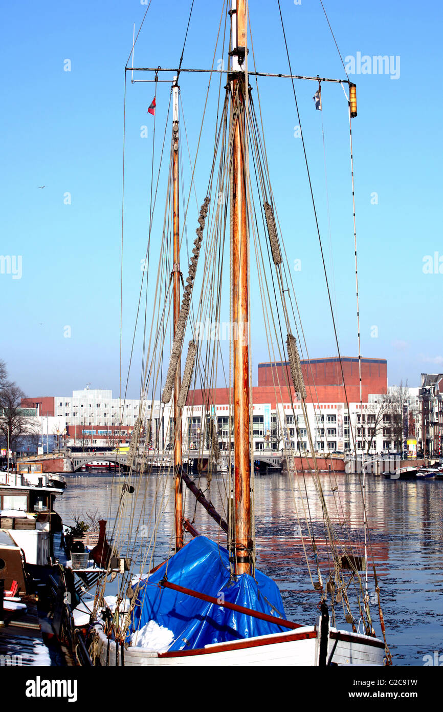 Ships amsterdam hi-res stock photography and images - Alamy