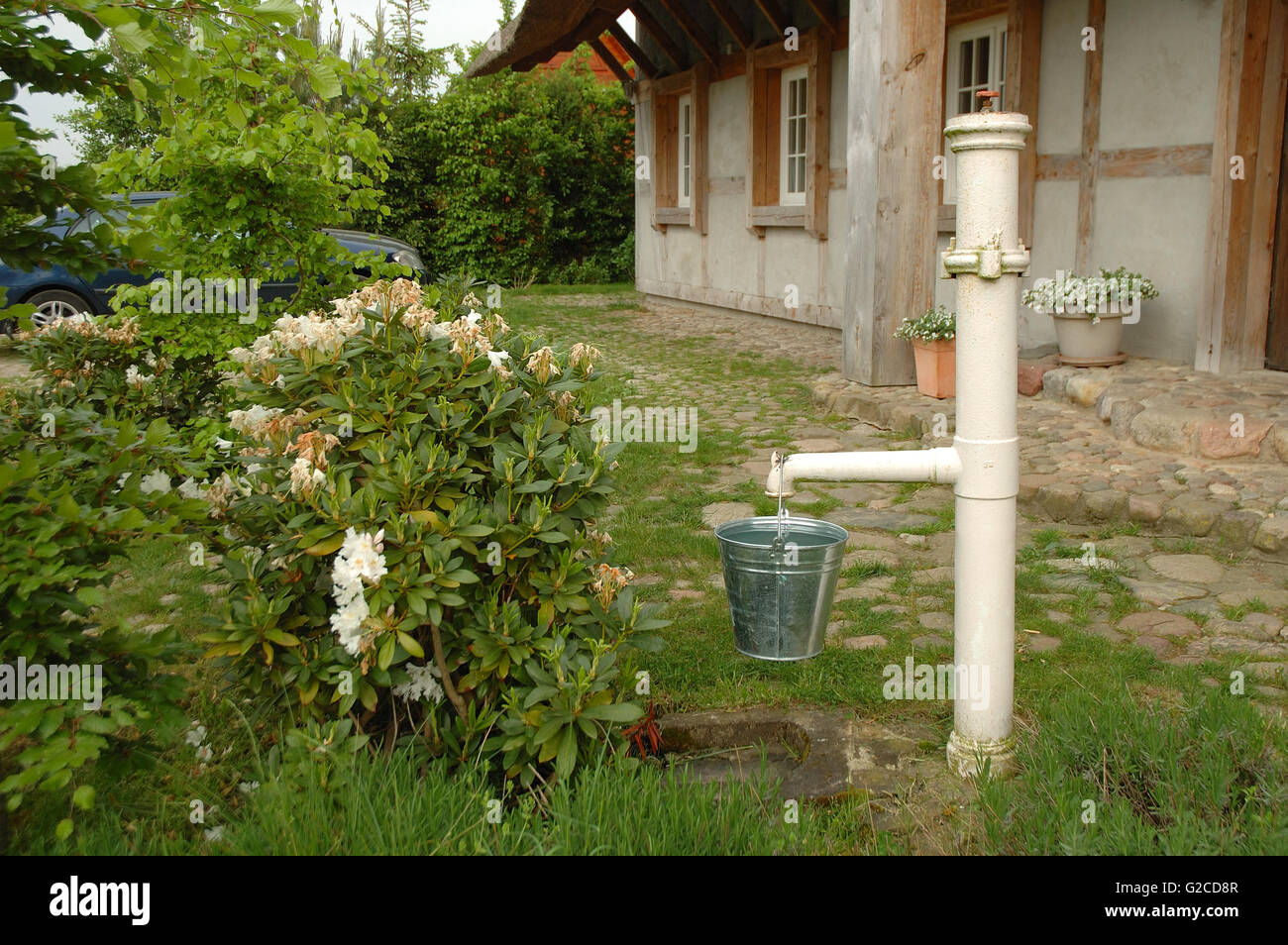 Water pump bucket hires stock photography and images Alamy