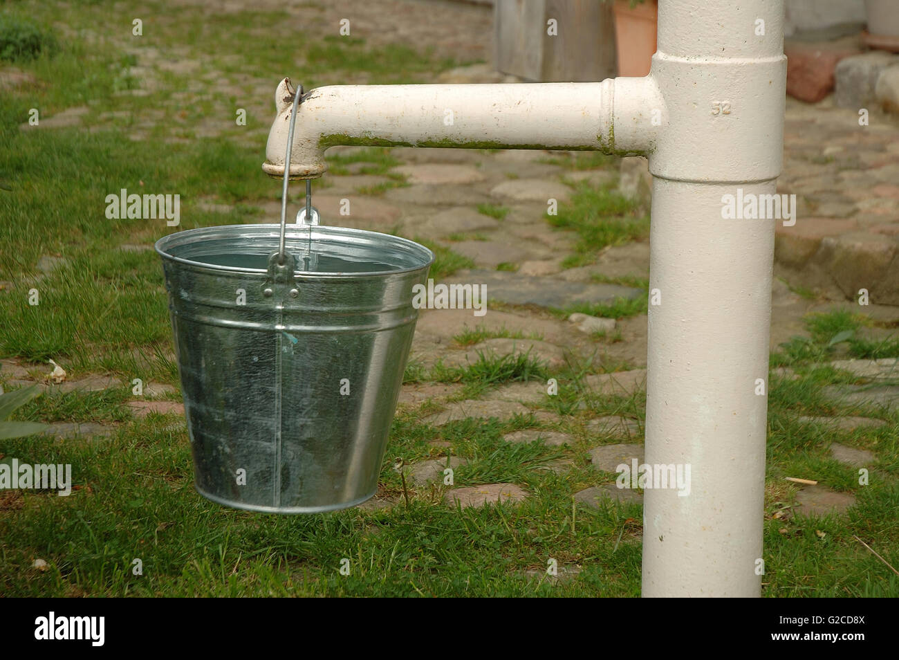 Water pump and bucket hires stock photography and images Alamy