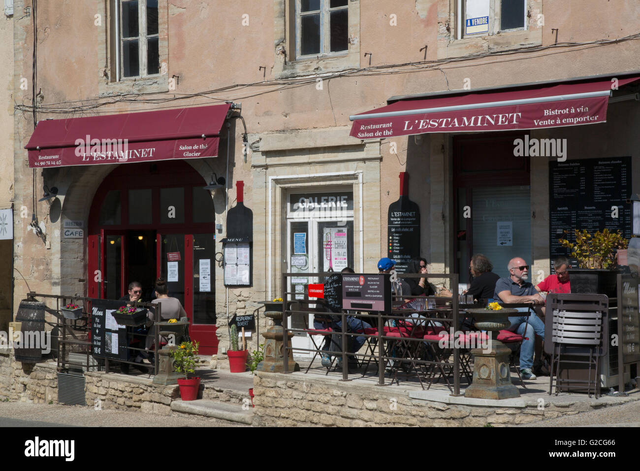 Estaminet Restaurant, Bar and Cafe, Gordes, France Stock Photo