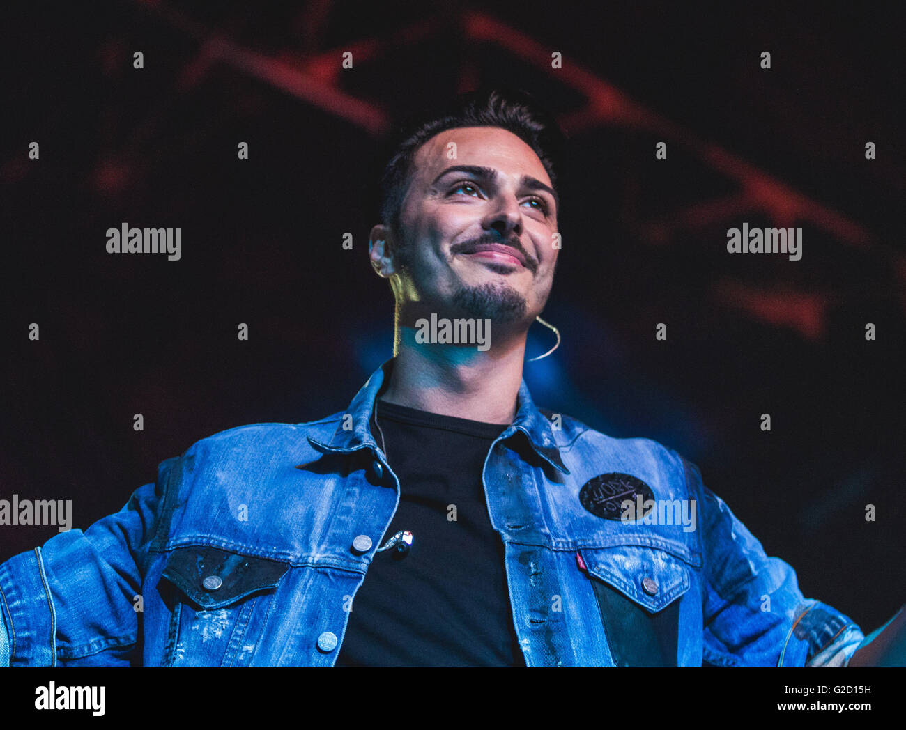 Naples, Italy. 26th May, 2016. Tony Colombo Italian singer originally from Sicily performs at Palapartenope theater napoli for 'SuperConcerto'. The event was attended by many Opsite, including: Monte Francesco, Cecilia & Belen Rodriguez. © Ernesto Vicinanza/Pacific Press/Alamy Live News Stock Photo