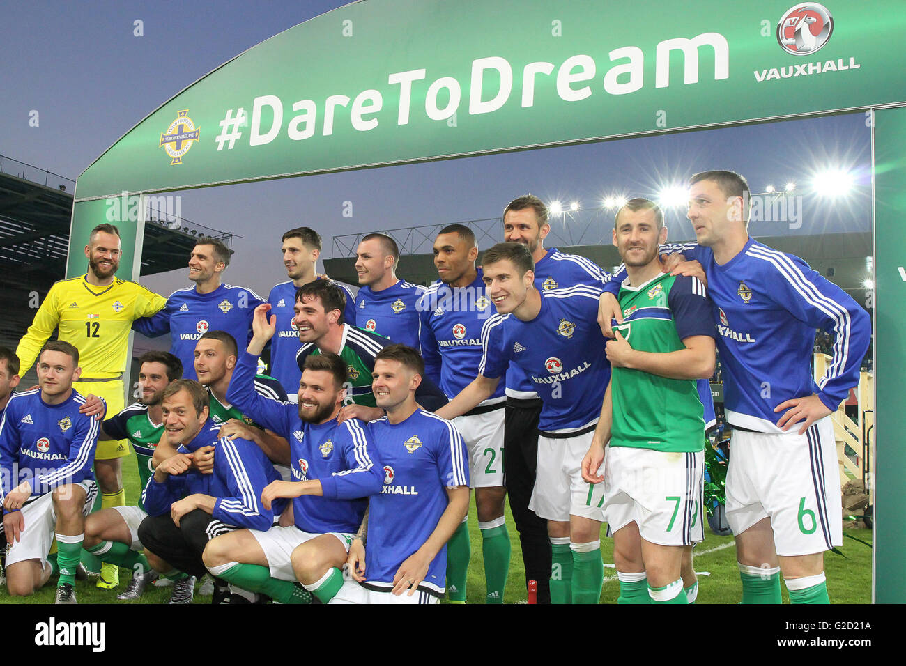National Football Stadium, Belfast, United Kingdom. 27th May 2016. Northern Ireland players acknowledge supporters after they won their last home game tonight 3-0 against Belarus.  The side leave next week for the Euro 2016 Finals in France. Credit:  David Hunter/Alamy Live News Stock Photo