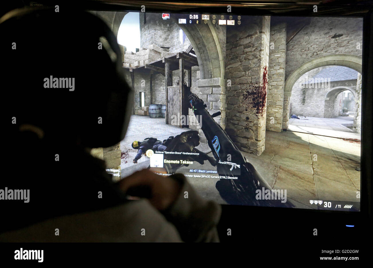 Counter strike hi-res stock photography and images - Alamy